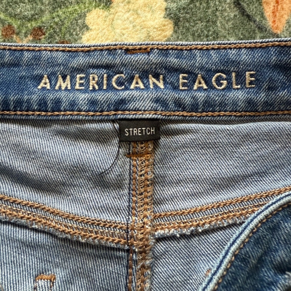 American Eagle Mom Shorts Womens 6 Distressed High Rise Stretch Denim Raw Hem - Picture 2 of 8